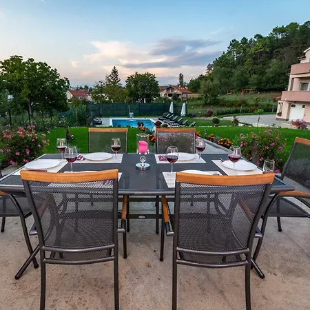 Paradise Estate Holiday home